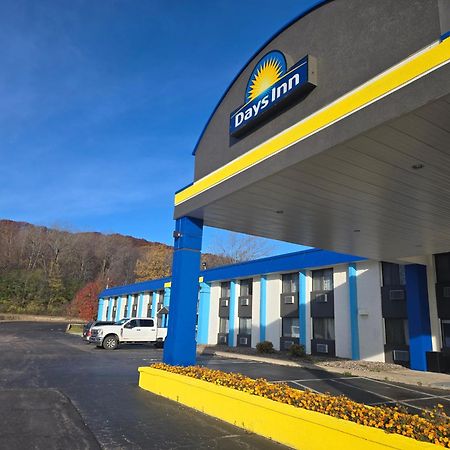 Days Inn By Wyndham Portage Exterior photo