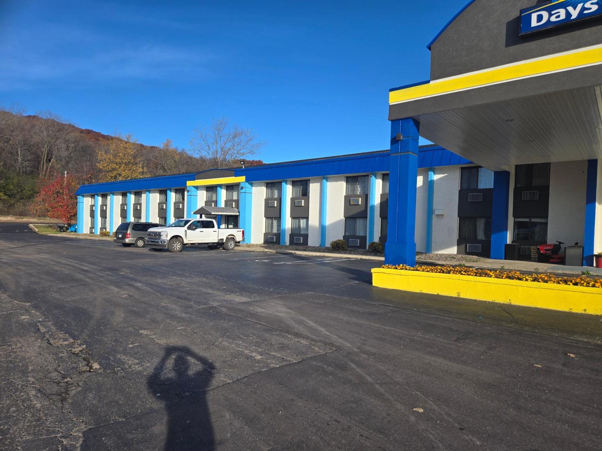 Days Inn By Wyndham Portage Exterior photo