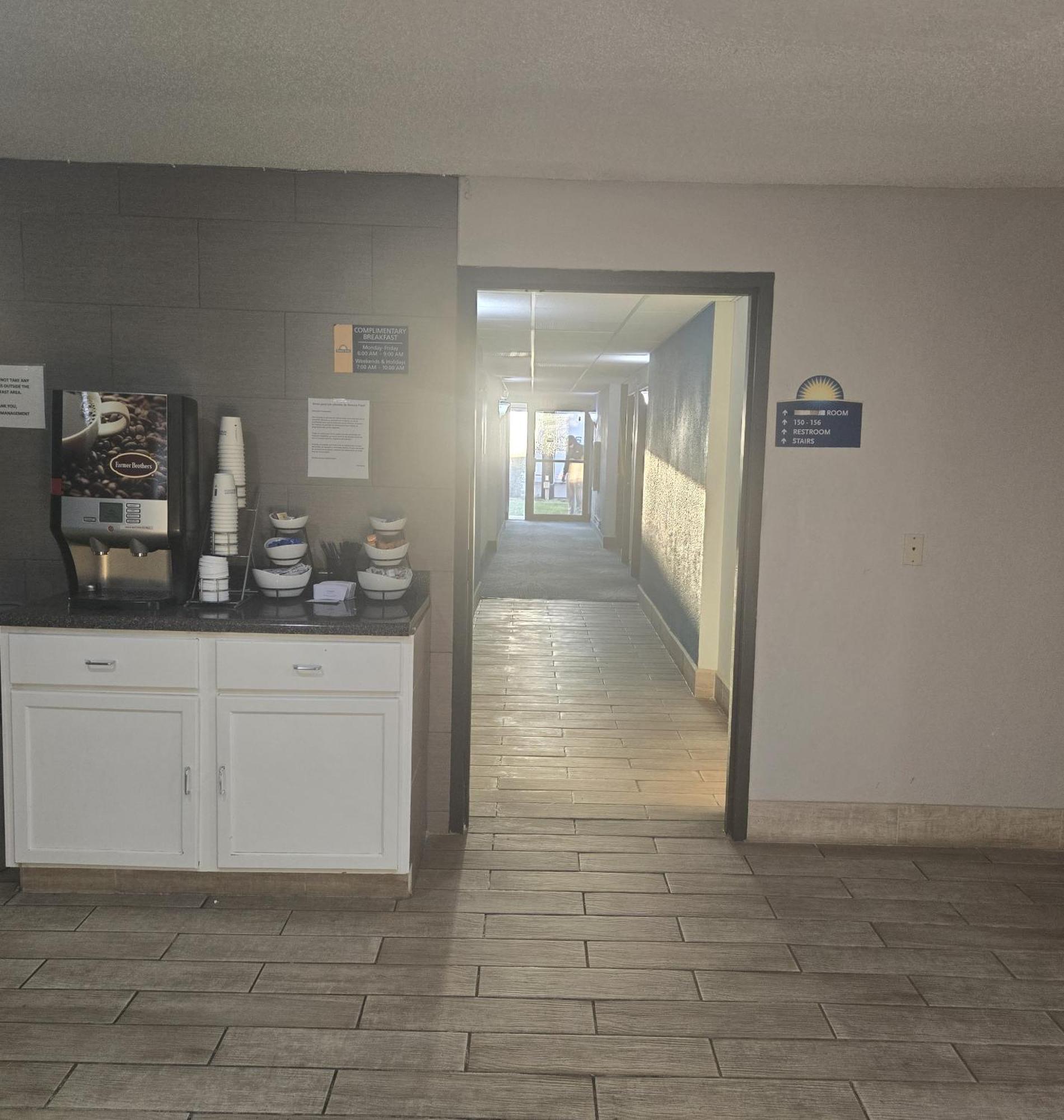 Days Inn By Wyndham Portage Exterior photo