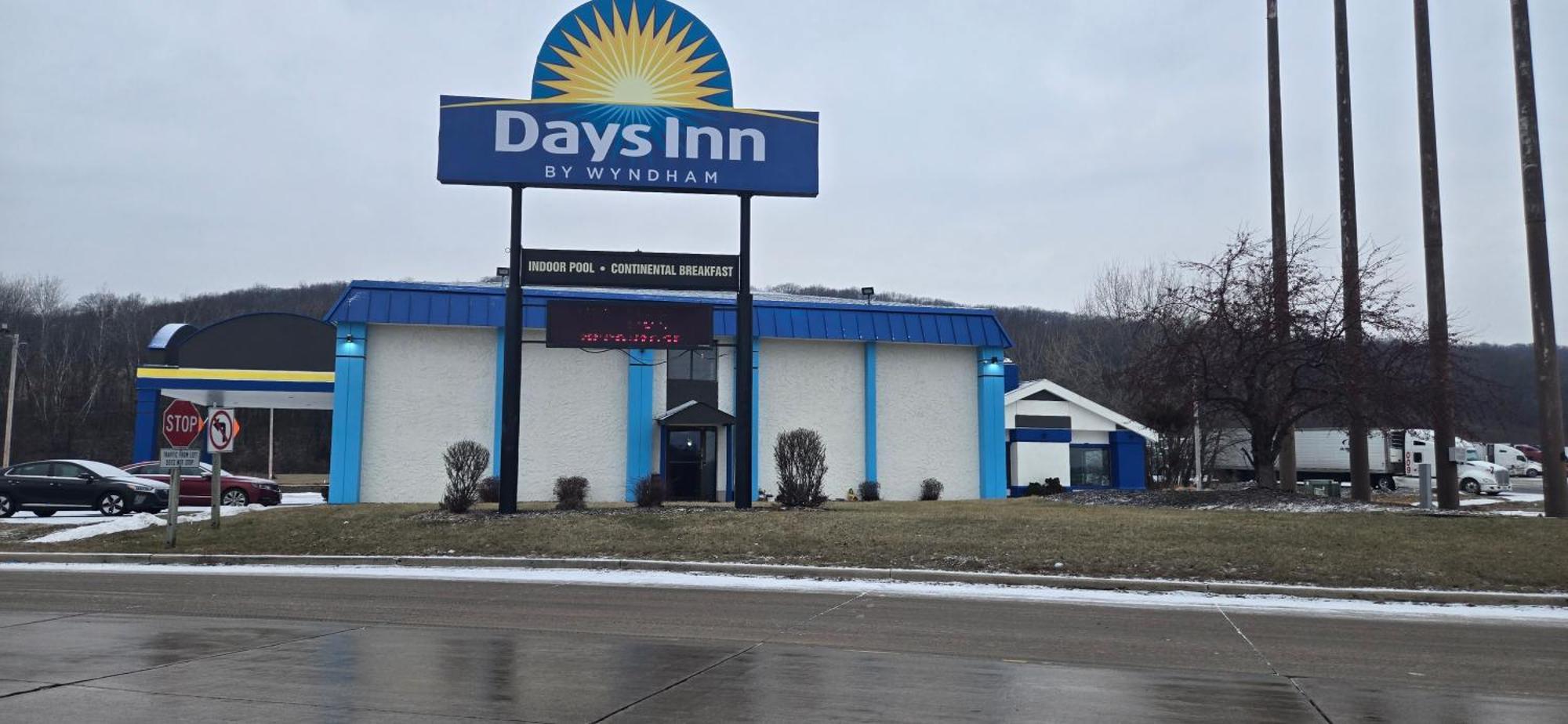 Days Inn By Wyndham Portage Exterior photo
